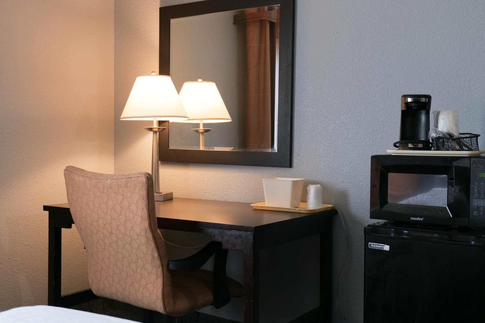 Baymont By Wyndham Flint Airport North Hotell Eksteriør bilde