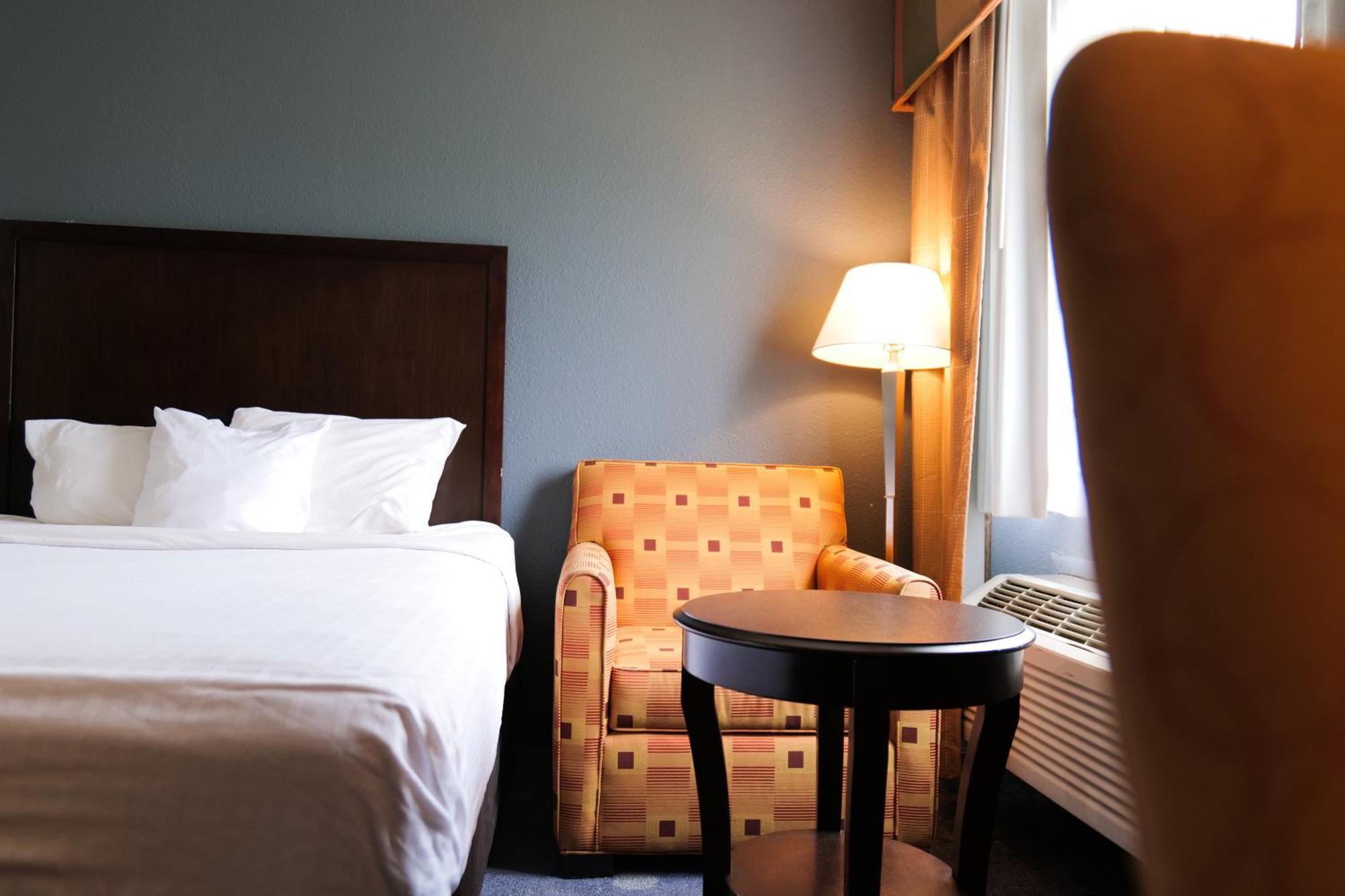 Baymont By Wyndham Flint Airport North Hotell Eksteriør bilde